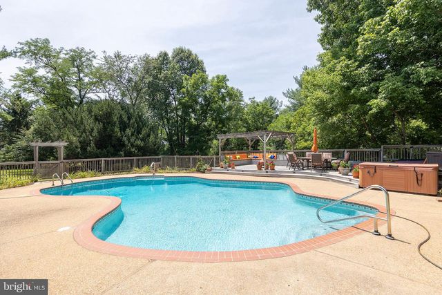517 MERRIMANS LN, Winchester, VA 22601
