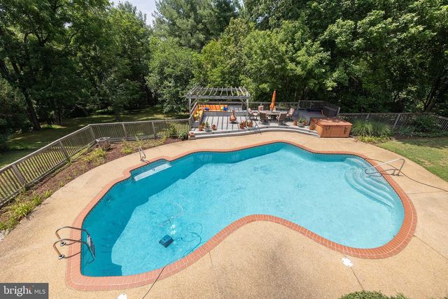 517 MERRIMANS LN, Winchester, VA 22601