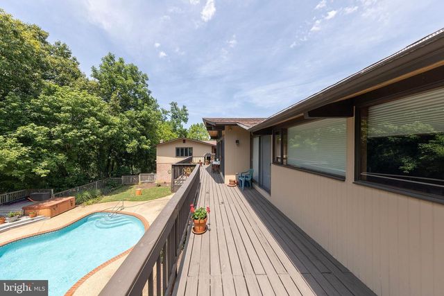517 MERRIMANS LN, Winchester, VA 22601