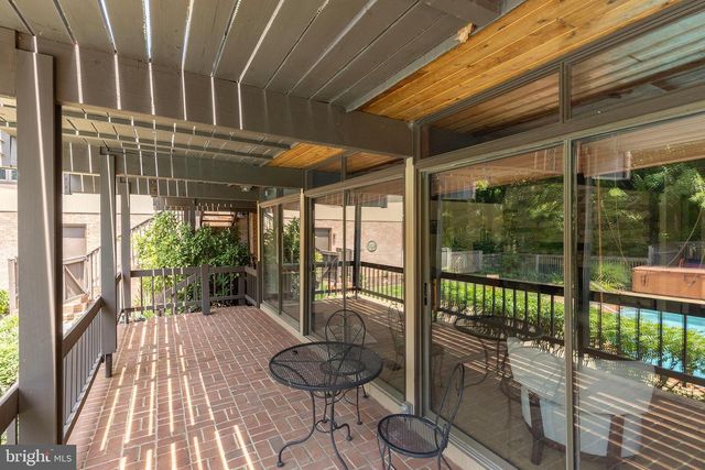 517 MERRIMANS LN, Winchester, VA 22601