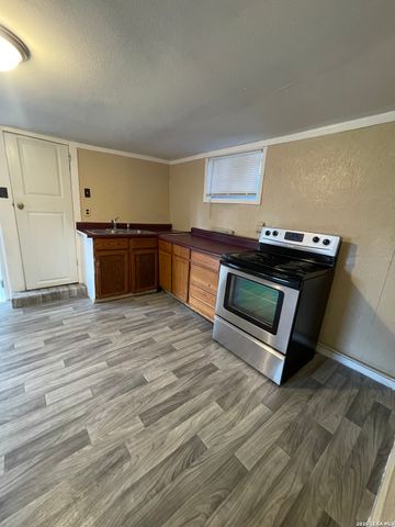 314 nueces D, San Antonio, TX 78207