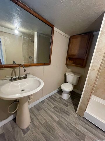 314 nueces D, San Antonio, TX 78207