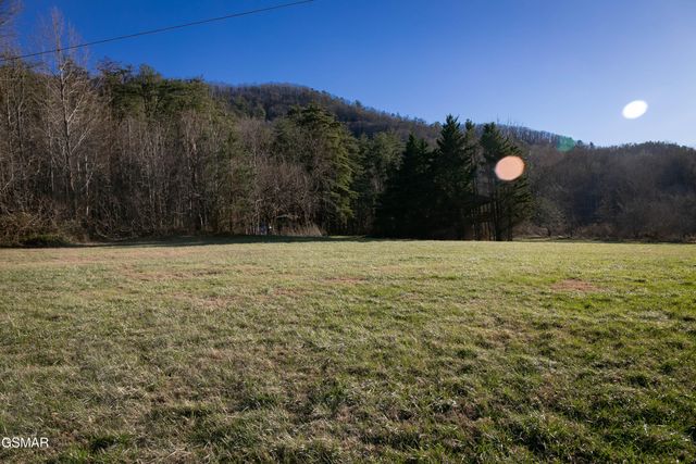 3624 Katy Hollar Road, Sevierville, TN 37862