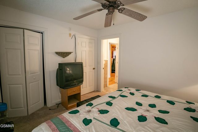 3624 Katy Hollar Road, Sevierville, TN 37862