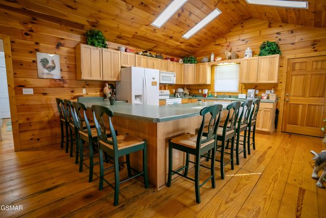 3624 Katy Hollar Road, Sevierville, TN 37862