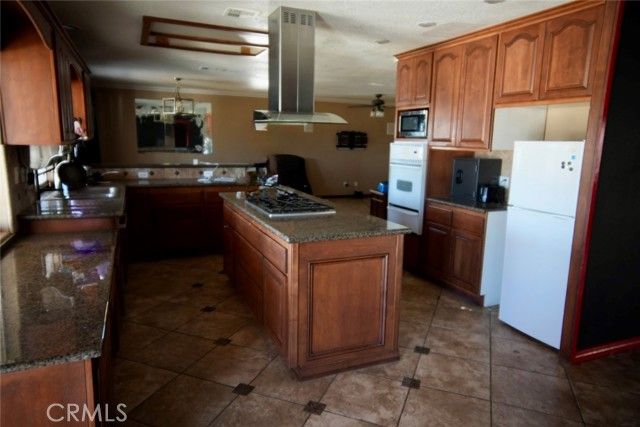 19006 Ivanpah Way, Apple Valley, CA 92308