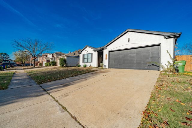 216 Prentice Drive, Seagoville, TX 75159