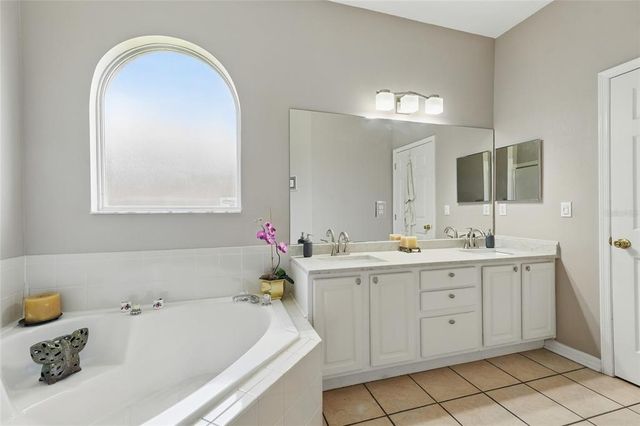 9915 KONA ISLE COURT, Orlando, FL 32817