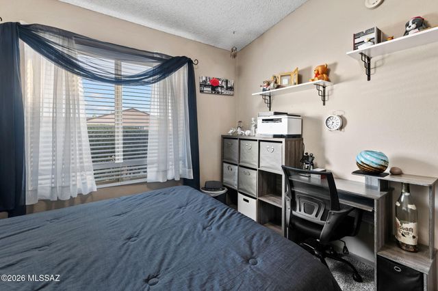 9001 E Desert Aire Street, Tucson, AZ 85730