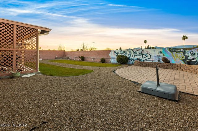 9001 E Desert Aire Street, Tucson, AZ 85730