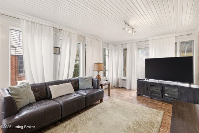 1840 Trevilian Way, Louisville, KY 40205