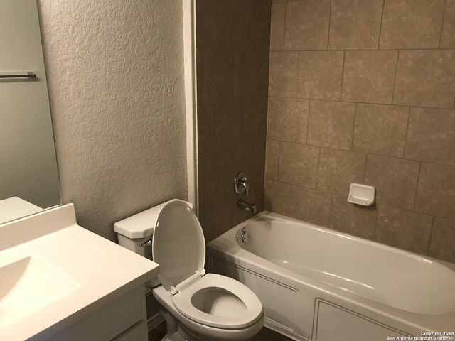 1810 Strawberry Fld, New Braunfels, TX 78130