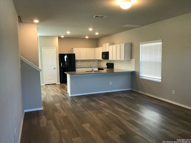 1810 Strawberry Fld, New Braunfels, TX 78130