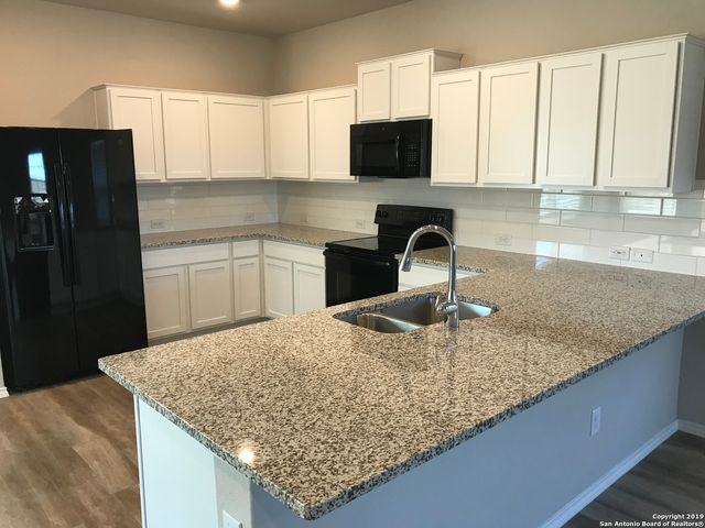 1810 Strawberry Fld, New Braunfels, TX 78130