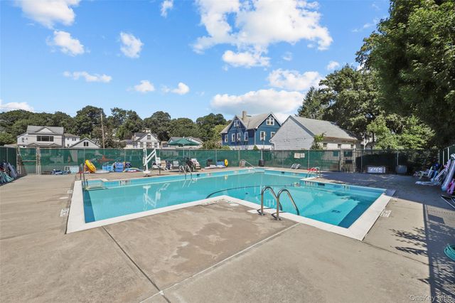 555 Bronx River Rd 1J, Yonkers, NY 10704