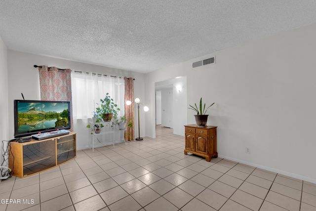 10716 HITCHCOCK Avenue, El Paso, TX 79935