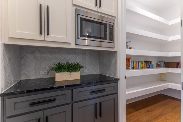 638 Bridge Water LOOP, Dripping Springs, TX 78620