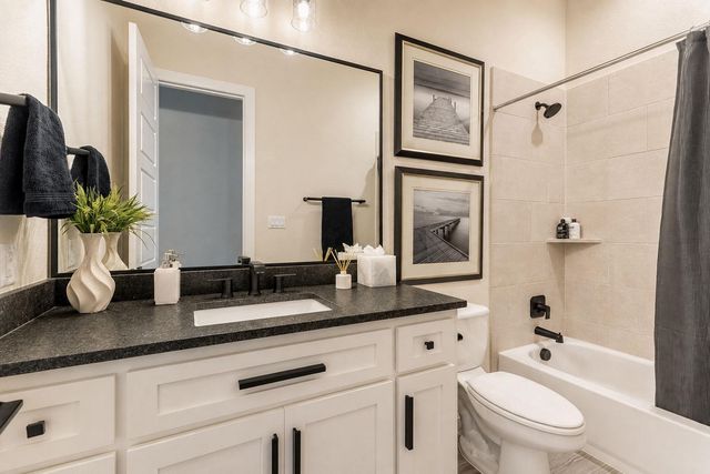 638 Bridge Water LOOP, Dripping Springs, TX 78620