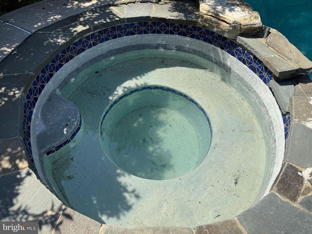 2053 CHRISTINA, Langhorne, PA 19053