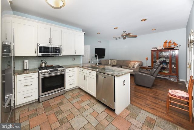 2053 CHRISTINA, Langhorne, PA 19053