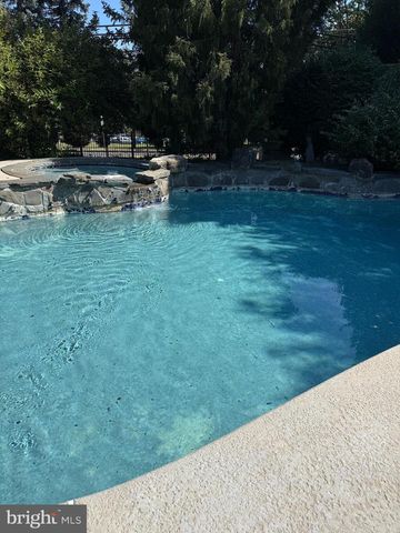 2053 CHRISTINA, Langhorne, PA 19053