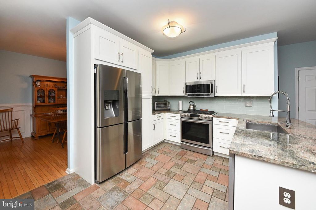 Image 17 of property listing at 2053 CHRISTINA, Langhorne, PA 19053