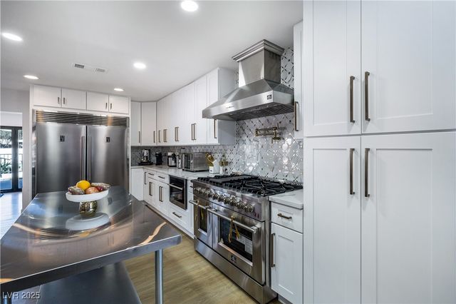 3911 Kamden Way, Las Vegas, NV 89119