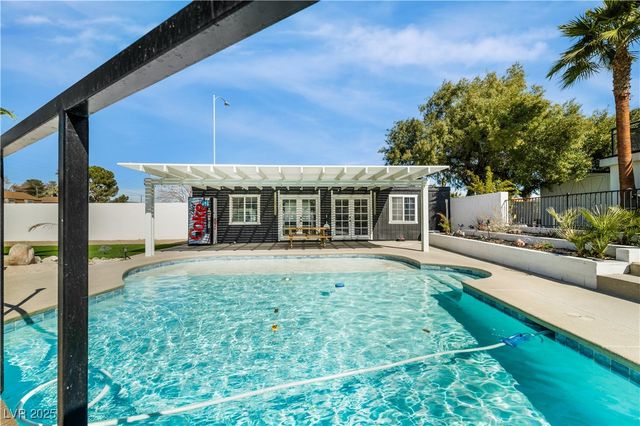 3911 Kamden Way, Las Vegas, NV 89119