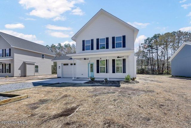 288 Charlestown Road, Southport, NC 28461