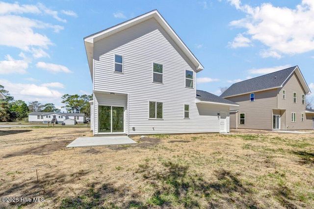 288 Charlestown Road, Southport, NC 28461