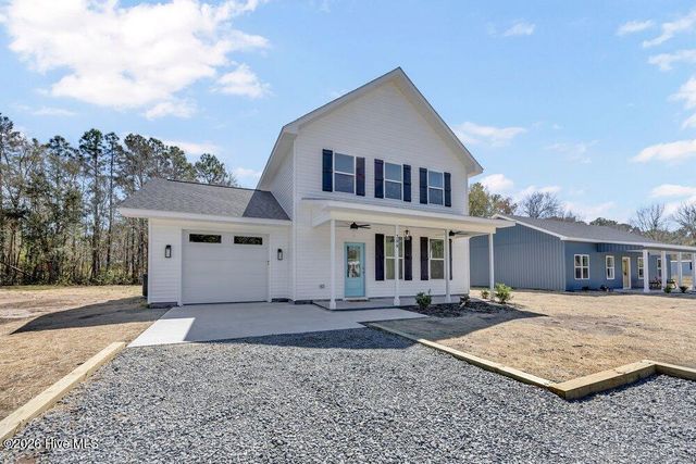 288 Charlestown Road, Southport, NC 28461