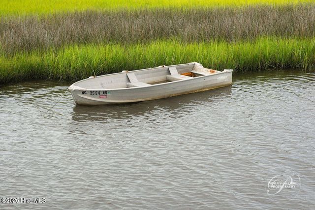 288 Charlestown Road, Southport, NC 28461