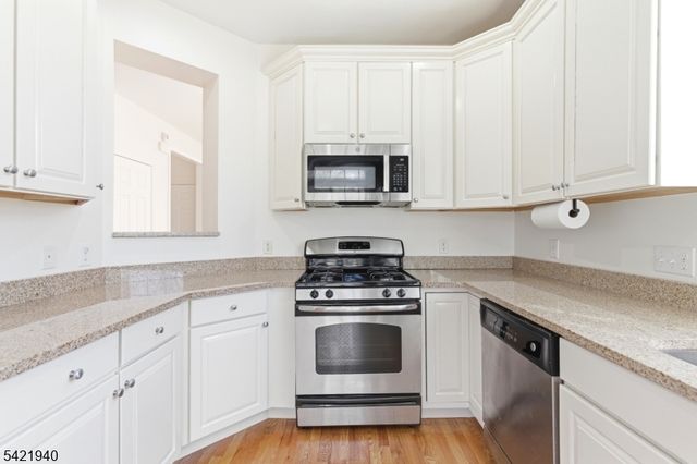 1306 Fir Ct, Franklin Twp., NJ 08873