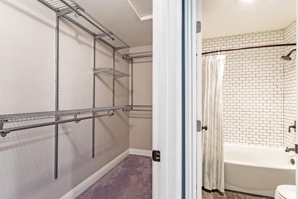 Image 10 of property listing at 374 Union Avenue D, Campbell, CA 95008