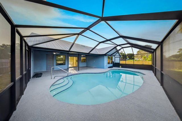 4802 Sunset Boulevard, Fort Pierce, FL 34982