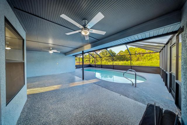 4802 Sunset Boulevard, Fort Pierce, FL 34982