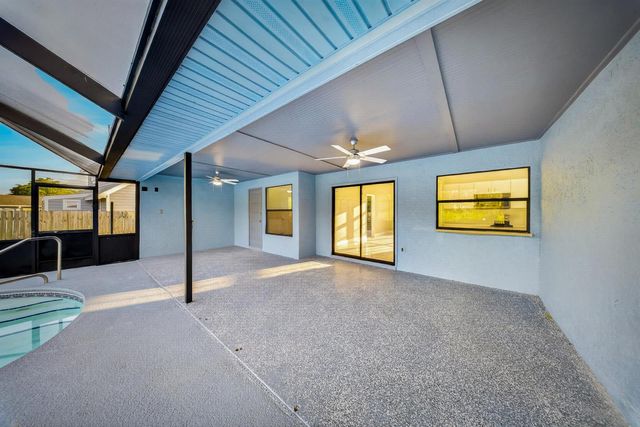 4802 Sunset Boulevard, Fort Pierce, FL 34982