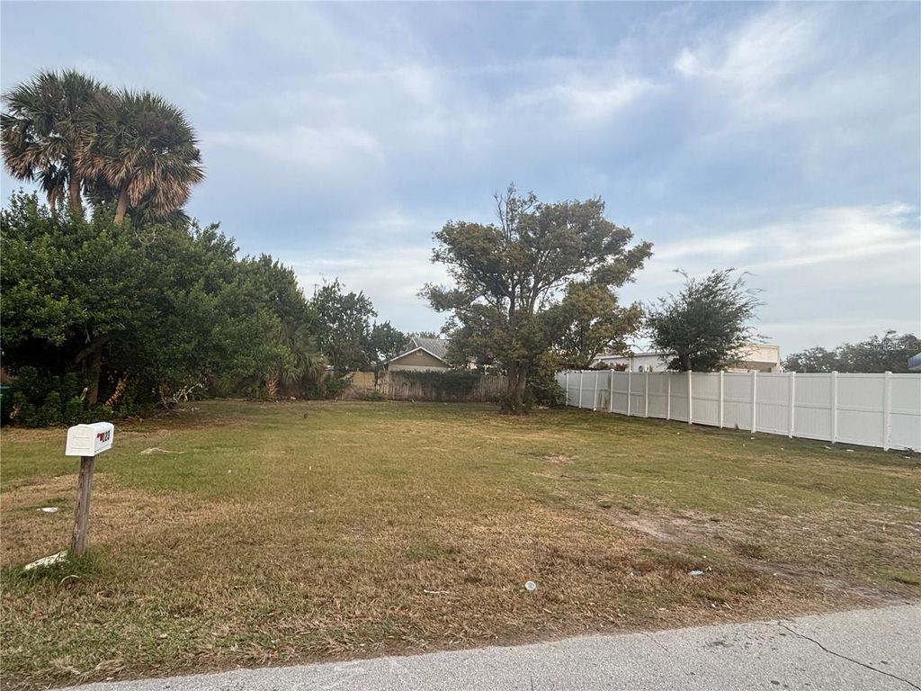 123 HIGHLAND AVENUE, Daytona Beach, FL 32117