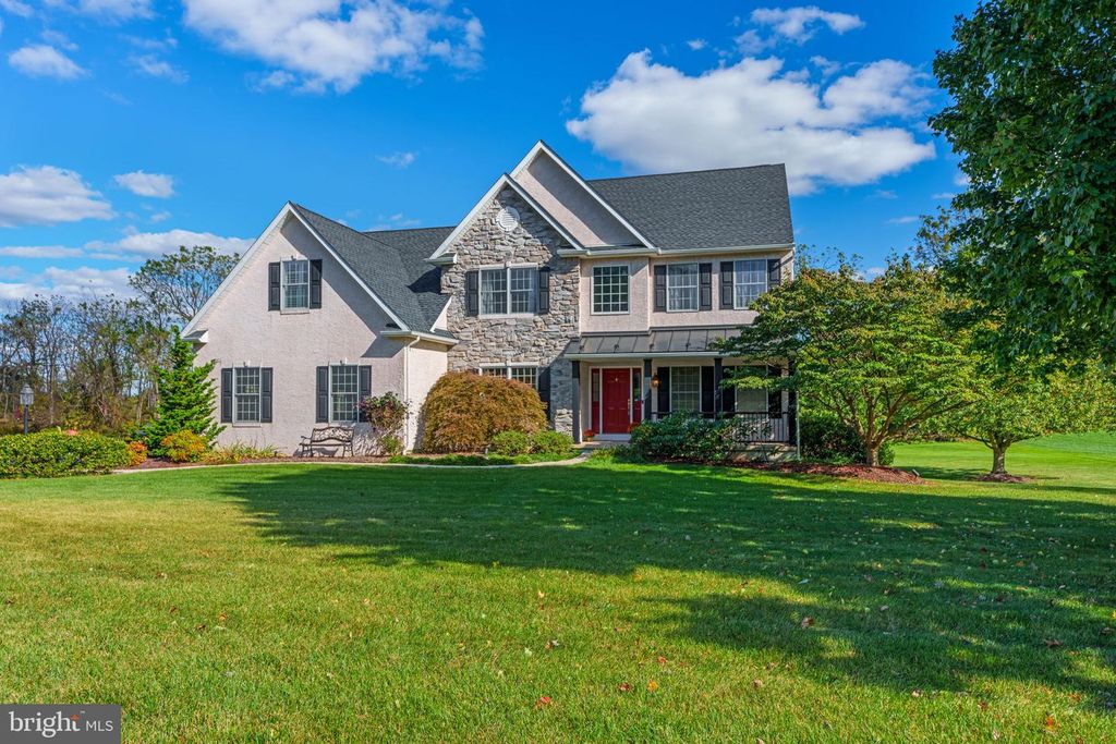 6581 SWEETBRIAR LN, Zionsville, PA 18092