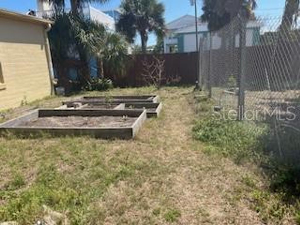 Image 12 of property listing at Address unavailable.