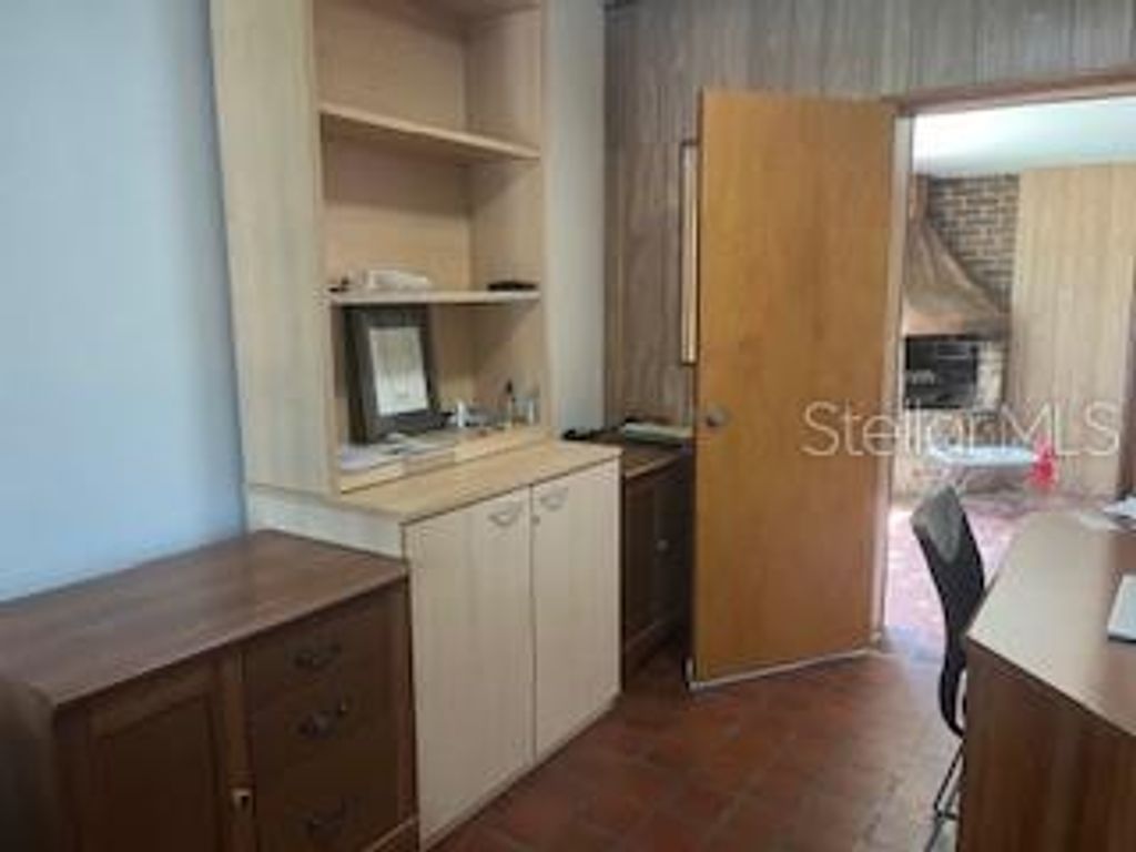 Image 5 of property listing at Address unavailable.