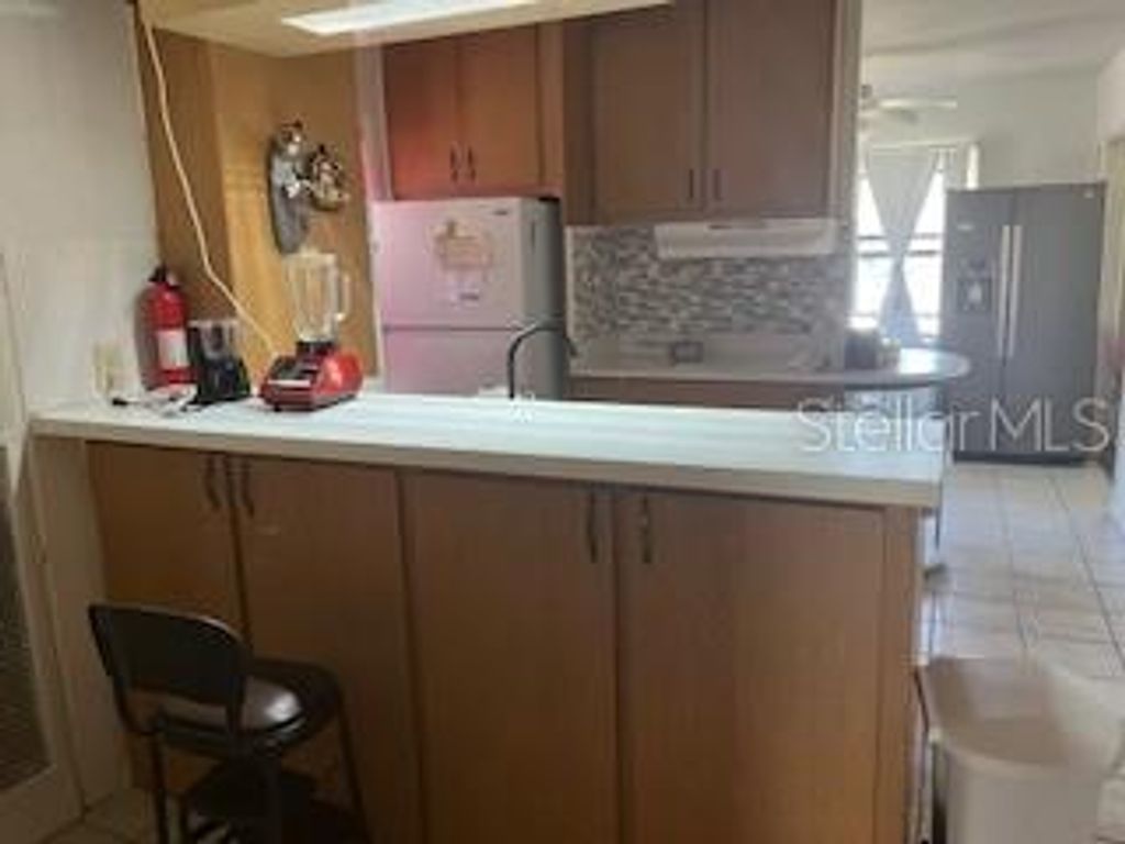 Image 6 of property listing at Address unavailable.