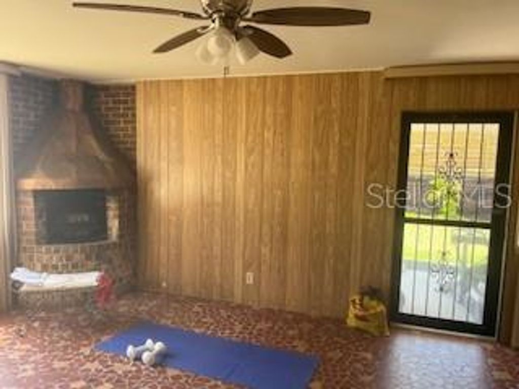 Image 10 of property listing at Address unavailable.