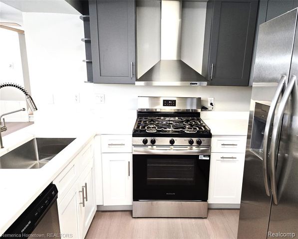29600 Pickford Street, Livonia, MI 48152