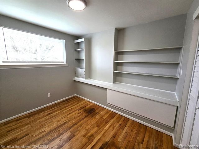 29600 Pickford Street, Livonia, MI 48152
