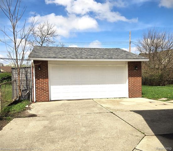 29600 Pickford Street, Livonia, MI 48152