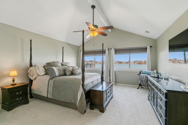 2 Villas Ways Drive, Conroe, TX 77356