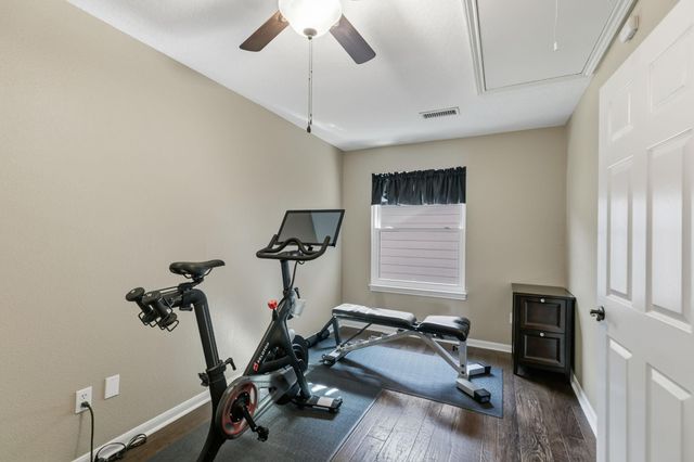 2 Villas Ways Drive, Conroe, TX 77356