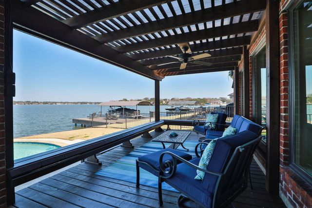 2 Villas Ways Drive, Conroe, TX 77356