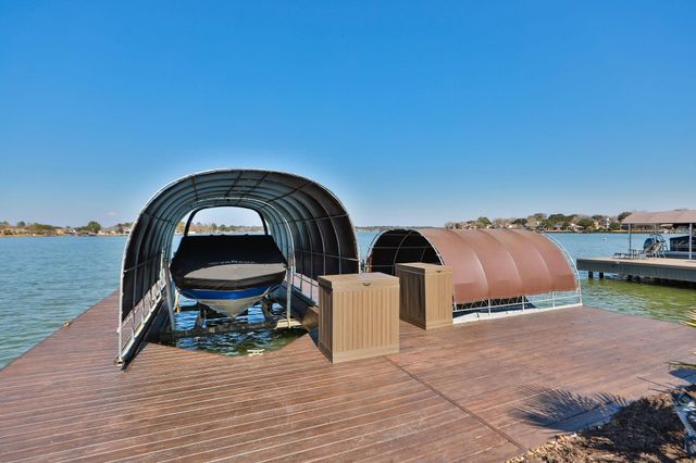 2 Villas Ways Drive, Conroe, TX 77356